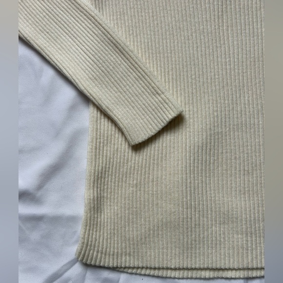 BANANA REPUBLIC - Off-the-Shoulder Sweater - Picture 5 of 7